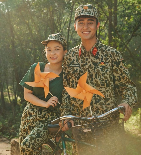 Khán giả phản ứng khi Ngọc Trinh hát: vui thôi, chưa làm ca sĩ được đâu - Ảnh 1. Khán giả phản ứng khi Ngọc Trinh hát: vui thôi, chưa làm ca sĩ được đâu - Ảnh 1.