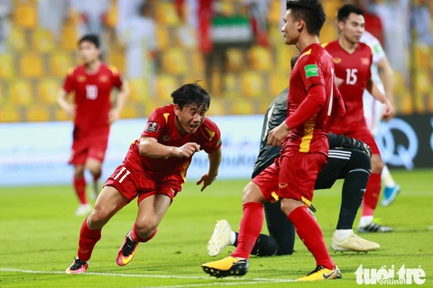 Bộ trưởng khen thành tích tuyển Việt Nam tiếp sức mạnh cho cả nước đẩy lùi COVID-19 - Ảnh 1. Bộ trưởng khen thành tích tuyển Việt Nam tiếp sức mạnh cho cả nước đẩy lùi COVID-19 - Ảnh 1.