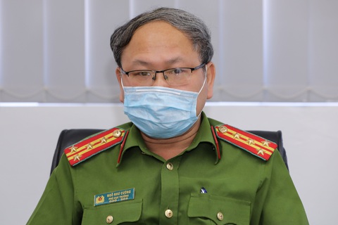 Bộ Công an giải đáp trực tuyến: Những tiện ích khi bỏ sổ hộ khẩu giấy và dùng căn cước gắn chip - Ảnh 3. Bộ Công an giải đáp trực tuyến: Những tiện ích khi bỏ sổ hộ khẩu giấy và dùng căn cước gắn chip - Ảnh 3.