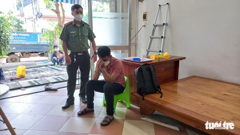 Đà Nẵng: Khởi tố 4 giám đốc doanh nghiệp tiếp tay chuyên gia ‘rởm’ nhập cảnh trái phép - Ảnh 2. Đà Nẵng: Khởi tố 4 giám đốc doanh nghiệp tiếp tay chuyên gia ‘rởm’ nhập cảnh trái phép - Ảnh 2.