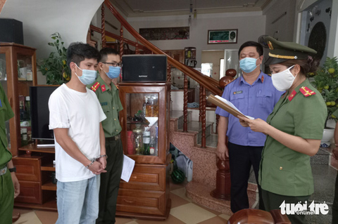 Đà Nẵng: Khởi tố 4 giám đốc doanh nghiệp tiếp tay chuyên gia ‘rởm’ nhập cảnh trái phép - Ảnh 1. Đà Nẵng: Khởi tố 4 giám đốc doanh nghiệp tiếp tay chuyên gia ‘rởm’ nhập cảnh trái phép - Ảnh 1.