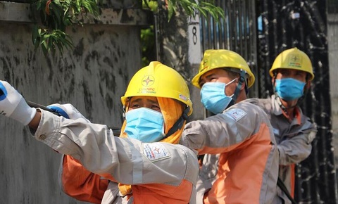 Nắng nóng khủng khiếp, tiêu thụ điện lập kỷ lục chưa từng có - Ảnh 1. Nắng nóng khủng khiếp, tiêu thụ điện lập kỷ lục chưa từng có - Ảnh 1.
