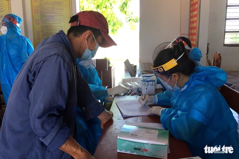 COVID-19 ngày 18-6: Phong tỏa một tòa nhà ở quận 1 do có ca nghi mắc COVID-19 - Ảnh 6. COVID-19 ngày 18-6: Phong tỏa một tòa nhà ở quận 1 do có ca nghi mắc COVID-19 - Ảnh 6.