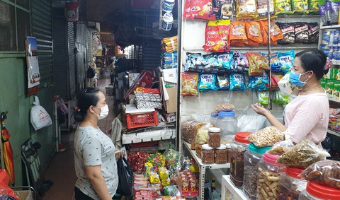 Mua miếng thịt, bó rau... cũng cà thẻ, chuyển khoản - Ảnh 2. Mua miếng thịt, bó rau... cũng cà thẻ, chuyển khoản - Ảnh 2.