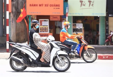 Miền Bắc, miền Trung nắng gay gắt, có nơi nóng trên 40 độ C - Ảnh 1. Miền Bắc, miền Trung nắng gay gắt, có nơi nóng trên 40 độ C - Ảnh 1.