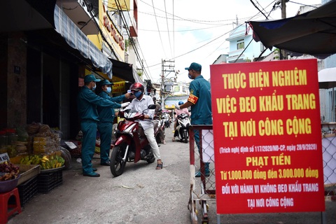 TP.HCM ngưng các chợ tự phát, dừng vận chuyển hành khách công cộng - Ảnh 1. TP.HCM ngưng các chợ tự phát, dừng vận chuyển hành khách công cộng - Ảnh 1.