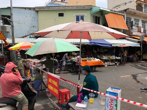 TP.HCM có 135 ca COVID-19 trong 24 giờ qua, trong đó 35 ca liên quan một chợ ở Bình Tân - Ảnh 1. TP.HCM có 135 ca COVID-19 trong 24 giờ qua, trong đó 35 ca liên quan một chợ ở Bình Tân - Ảnh 1.