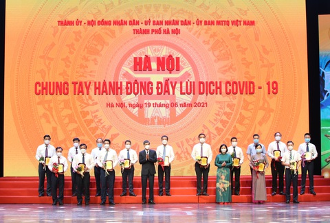 Quỹ tiêm vắc xin và phòng chống dịch COVID-19 của TP Hà Nội thu được hơn 1.730 tỉ đồng - Ảnh 1. Quỹ tiêm vắc xin và phòng chống dịch COVID-19 của TP Hà Nội thu được hơn 1.730 tỉ đồng - Ảnh 1.