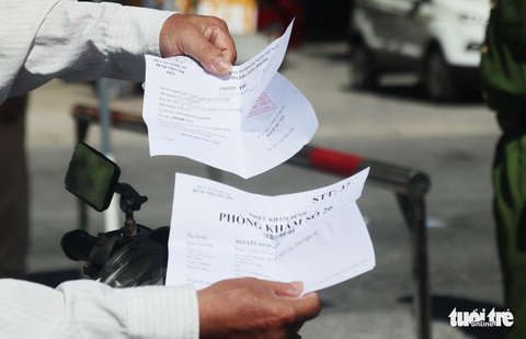 Chở hàng hóa vào thành phố Vinh, tài xế lo bị cách ly 21 ngày - Ảnh 8. Chở hàng hóa vào thành phố Vinh, tài xế lo bị cách ly 21 ngày - Ảnh 8.