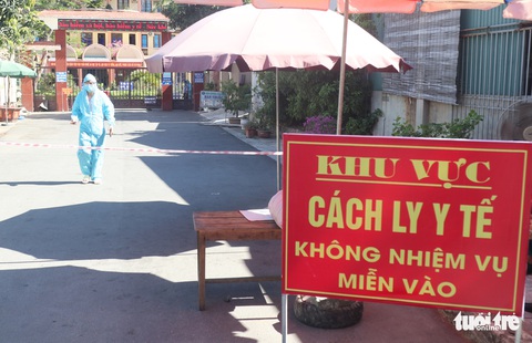 Nghệ An thêm 4 người nghi mắc COVID-19, Vinh kêu gọi người dân xét nghiệm - Ảnh 2. Nghệ An thêm 4 người nghi mắc COVID-19, Vinh kêu gọi người dân xét nghiệm - Ảnh 2.