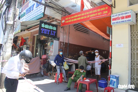 Bí thư TP Đà Nẵng: Dịch bùng phát do chốt kiểm soát bỏ lơ và thiếu thông tin tài xế từ TP.HCM - Ảnh 2. Bí thư TP Đà Nẵng: Dịch bùng phát do chốt kiểm soát bỏ lơ và thiếu thông tin tài xế từ TP.HCM - Ảnh 2.