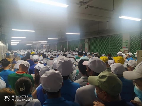 TP.HCM lấy mẫu xét nghiệm sàng lọc cho 45.000 công nhân Khu công nghệ cao - Ảnh 2. TP.HCM lấy mẫu xét nghiệm sàng lọc cho 45.000 công nhân Khu công nghệ cao - Ảnh 2.