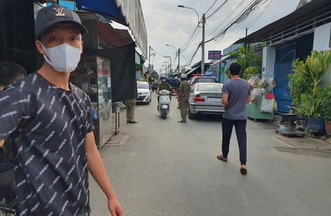 16 giờ phá án phóng hỏa giết người vì ganh tức, tranh giành mối bán hoa - Ảnh 2. 16 giờ phá án phóng hỏa giết người vì ganh tức, tranh giành mối bán hoa - Ảnh 2.