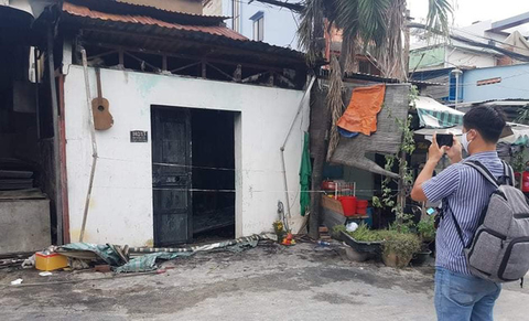 Cháy nhà Tân Phú lúc nửa đêm, vợ chết, 2 cha con bị thương - Ảnh 2. Cháy nhà Tân Phú lúc nửa đêm, vợ chết, 2 cha con bị thương - Ảnh 2.