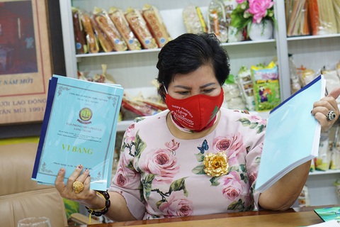 Kiện đòi bồi thường khủng được không? - Ảnh 1. Kiện đòi bồi thường khủng được không? - Ảnh 1.