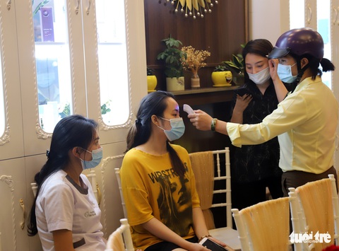 31 người khắp tỉnh thành có dịch tụ tập khai trương thẩm mỹ viện ở Bảo Lộc - Ảnh 2. 31 người khắp tỉnh thành có dịch tụ tập khai trương thẩm mỹ viện ở Bảo Lộc - Ảnh 2.