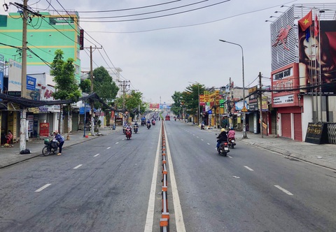 Ngày thứ 3 qua chốt ở Gò Vấp: Nơi thoáng, nơi xả trạm, kiểm tra theo xác suất - Ảnh 4. Ngày thứ 3 qua chốt ở Gò Vấp: Nơi thoáng, nơi xả trạm, kiểm tra theo xác suất - Ảnh 4.