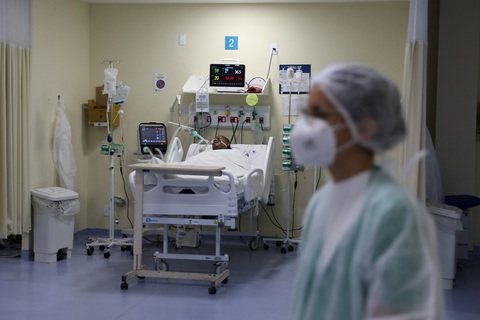 Brazil vượt nửa triệu ca tử vong vì COVID-19, thủ đô Nga ghi nhận kỷ lục ca nhiễm trong ngày - Ảnh 1. Brazil vượt nửa triệu ca tử vong vì COVID-19, thủ đô Nga ghi nhận kỷ lục ca nhiễm trong ngày - Ảnh 1.