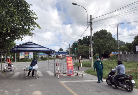 Nội bất xuất, ngoại bất nhập tại 6 điểm phong tỏa ở TP.HCM - Ảnh 4. Nội bất xuất, ngoại bất nhập tại 6 điểm phong tỏa ở TP.HCM - Ảnh 4.
