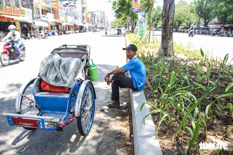 Người miền Trung trân mình dưới nắng nóng kinh hoàng - Ảnh 8. Người miền Trung trân mình dưới nắng nóng kinh hoàng - Ảnh 8.
