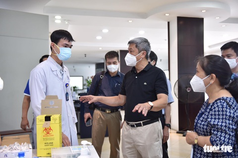 Hàng ngàn công nhân TP.HCM tiêm vắc xin COVID-19 trong ngày chủ nhật - Ảnh 2. Hàng ngàn công nhân TP.HCM tiêm vắc xin COVID-19 trong ngày chủ nhật - Ảnh 2.