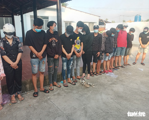 Dùng xe tải chở xe cọp từ TP.HCM đến Tiền Giang để đua xe trái phép - Ảnh 1. Dùng xe tải chở xe cọp từ TP.HCM đến Tiền Giang để đua xe trái phép - Ảnh 1.