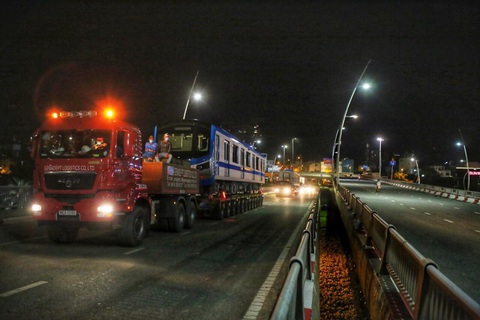 Đoàn tàu thứ 4 tuyến metro số 1 về depot Long Bình trong đêm TP.HCM giãn cách - Ảnh 3. Đoàn tàu thứ 4 tuyến metro số 1 về depot Long Bình trong đêm TP.HCM giãn cách - Ảnh 3.