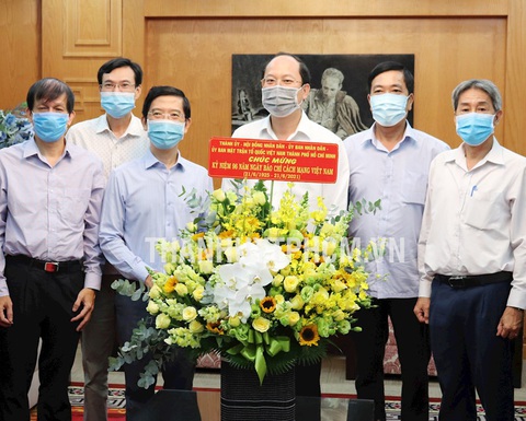 Bí thư Thành ủy TP.HCM Nguyễn Văn Nên: Người làm báo phải vững tay bút, tay máy - Ảnh 3. Bí thư Thành ủy TP.HCM Nguyễn Văn Nên: Người làm báo phải vững tay bút, tay máy - Ảnh 3.