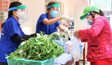 Cuộc thi viết: Tình người nơi tuyến đầu phòng chống dịch COVID-19 - Ảnh 1. Cuộc thi viết: Tình người nơi tuyến đầu phòng chống dịch COVID-19 - Ảnh 1.