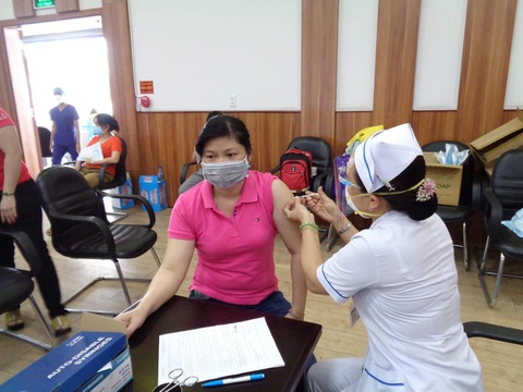 Sáng 21-6, 33/47 ca COVID-19 mới ở TP.HCM, 100 đoàn kiểm tra làm việc ở TP.HCM - Ảnh 1. Sáng 21-6, 33/47 ca COVID-19 mới ở TP.HCM, 100 đoàn kiểm tra làm việc ở TP.HCM - Ảnh 1.