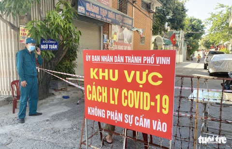 Vợ sốt, chồng chở tới bệnh viện khám, cả hai mắc COVID-19 - Ảnh 1. Vợ sốt, chồng chở tới bệnh viện khám, cả hai mắc COVID-19 - Ảnh 1.