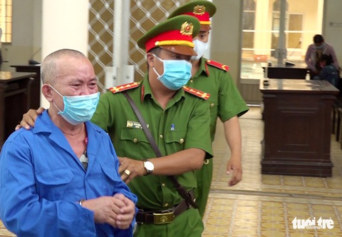 Hiếp dâm bé gái 6 tuổi bị phạt 15 năm tù - Ảnh 1. Hiếp dâm bé gái 6 tuổi bị phạt 15 năm tù - Ảnh 1.