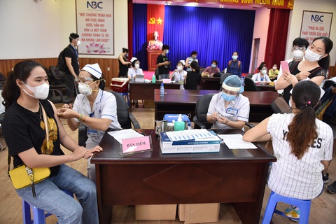 Việt Nam sẽ đạt miễn dịch cộng đồng trong năm nay? - Ảnh 4. Việt Nam sẽ đạt miễn dịch cộng đồng trong năm nay? - Ảnh 4.