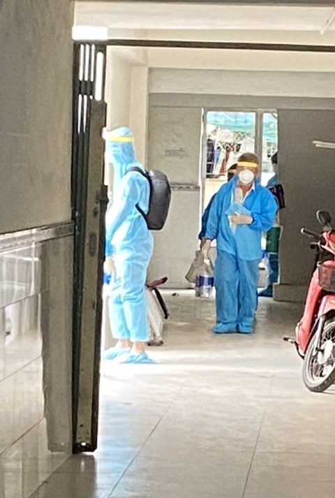 Bệnh viện Đa khoa Sài Gòn phát hiện 5 ca COVID-19 sau 4 giờ khám sàng lọc - Ảnh 2. Bệnh viện Đa khoa Sài Gòn phát hiện 5 ca COVID-19 sau 4 giờ khám sàng lọc - Ảnh 2.