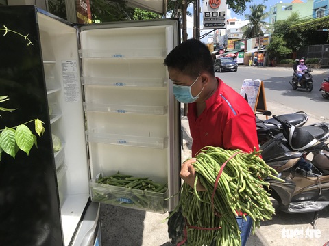 Thương sao cái tủ lạnh cộng đồng ở Sài Gòn - Ảnh 4. Thương sao cái tủ lạnh cộng đồng ở Sài Gòn - Ảnh 4.