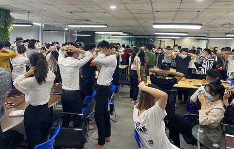 Đánh sập chuỗi sàn giao dịch ảo quy mô hàng ngàn tỉ đồng - Ảnh 1. Đánh sập chuỗi sàn giao dịch ảo quy mô hàng ngàn tỉ đồng - Ảnh 1.