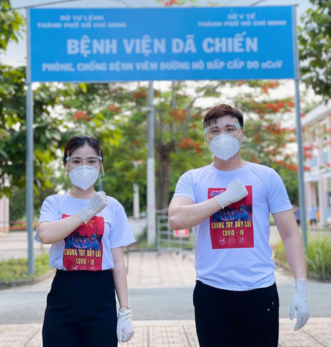 Tình người nơi tuyến đầu phòng chống dịch COVID-19: Nể phục, biết ơn và hạnh phúc - Ảnh 2. Tình người nơi tuyến đầu phòng chống dịch COVID-19: Nể phục, biết ơn và hạnh phúc - Ảnh 2.