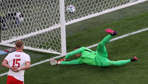 20 khoảnh khắc đáng nhớ vòng bảng Euro 2020 - Ảnh 4. 20 khoảnh khắc đáng nhớ vòng bảng Euro 2020 - Ảnh 4.