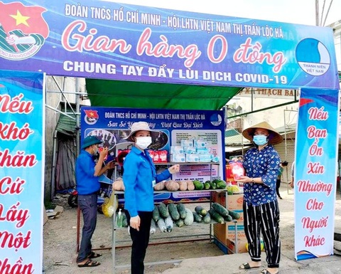 Gian hàng ‘0 đồng’ sẻ chia khó khăn với người dân giữa mùa dịch - Ảnh 1. Gian hàng ‘0 đồng’ sẻ chia khó khăn với người dân giữa mùa dịch - Ảnh 1.