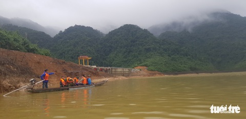 Có thể xả cạn hồ thủy điện tìm 11 người mất tích ở thủy điện Rào Trăng 3 - Ảnh 2. Có thể xả cạn hồ thủy điện tìm 11 người mất tích ở thủy điện Rào Trăng 3 - Ảnh 2.
