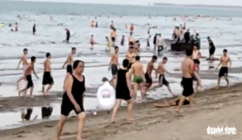 Hai người bán rau chợ đầu mối Vinh mắc COVID-19 chưa rõ lây từ đâu - Ảnh 2. Hai người bán rau chợ đầu mối Vinh mắc COVID-19 chưa rõ lây từ đâu - Ảnh 2.