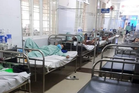 Bệnh viện tiếp nhận 54 người dân Long Khánh nghi ngộ độc sau khi mua bánh mì ăn - Ảnh 1. Bệnh viện tiếp nhận 54 người dân Long Khánh nghi ngộ độc sau khi mua bánh mì ăn - Ảnh 1.