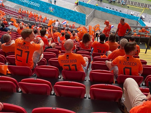 3 loại vắc xin ngừa COVID-19 trở thành bộ 3 đẹp nhất ở Euro 2020 - Ảnh 1. 3 loại vắc xin ngừa COVID-19 trở thành bộ 3 đẹp nhất ở Euro 2020 - Ảnh 1.