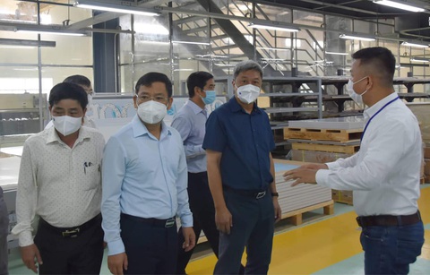 Chiều 24-6: TP.HCM thêm 61 ca mắc COVID-19 trong số 116 ca cả nước - Ảnh 1. Chiều 24-6: TP.HCM thêm 61 ca mắc COVID-19 trong số 116 ca cả nước - Ảnh 1.