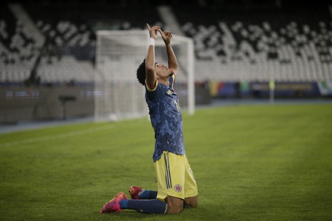 Casemiro ghi bàn phút 90+10 giúp Brazil thắng ngược Colombia - Ảnh 2. Casemiro ghi bàn phút 90+10 giúp Brazil thắng ngược Colombia - Ảnh 2.
