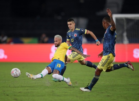Casemiro ghi bàn phút 90+10 giúp Brazil thắng ngược Colombia - Ảnh 3. Casemiro ghi bàn phút 90+10 giúp Brazil thắng ngược Colombia - Ảnh 3.