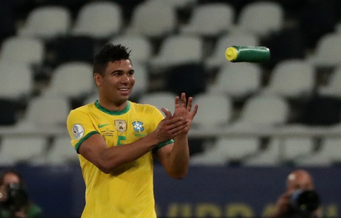 Casemiro ghi bàn phút 90+10 giúp Brazil thắng ngược Colombia - Ảnh 1. Casemiro ghi bàn phút 90+10 giúp Brazil thắng ngược Colombia - Ảnh 1.