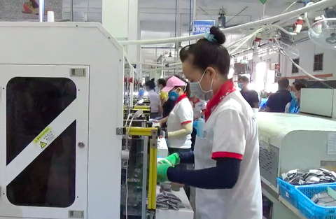 Đề nghị dừng hoạt động 8 xưởng sản xuất của công ty đông lao động nhất Long An - Ảnh 1. Đề nghị dừng hoạt động 8 xưởng sản xuất của công ty đông lao động nhất Long An - Ảnh 1.
