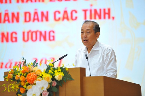 Số người dân phải ‘bôi trơn’ khi làm thủ tục hành chính tăng lên - Ảnh 1. Số người dân phải ‘bôi trơn’ khi làm thủ tục hành chính tăng lên - Ảnh 1.