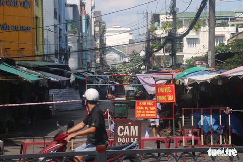 Số ca COVID-19 ở chợ Sơn Kỳ tăng lên 58, liên quan chuỗi lây chợ Hóc Môn - Ảnh 1. Số ca COVID-19 ở chợ Sơn Kỳ tăng lên 58, liên quan chuỗi lây chợ Hóc Môn - Ảnh 1.